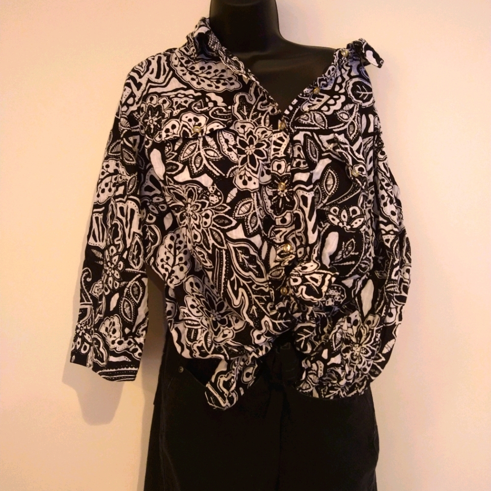 Karen Scott flower print black&white shirt